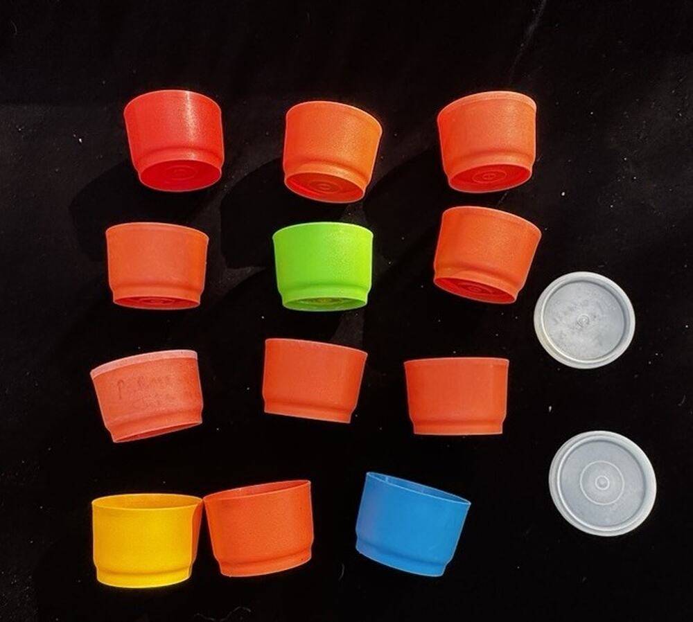 Vintage Tupperware Snack Containers Lot 12 Cups - 2 Lids -A19